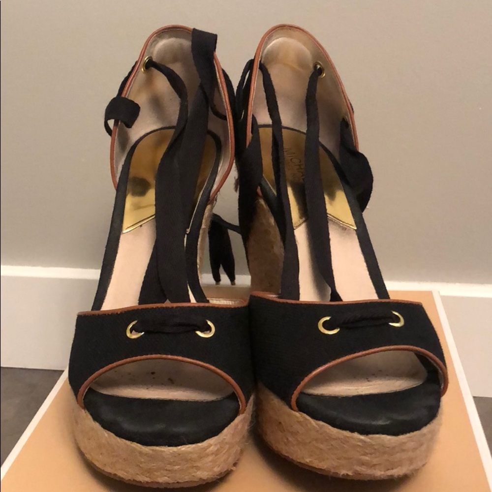 MK Lilah Wedge - Black - 4inches